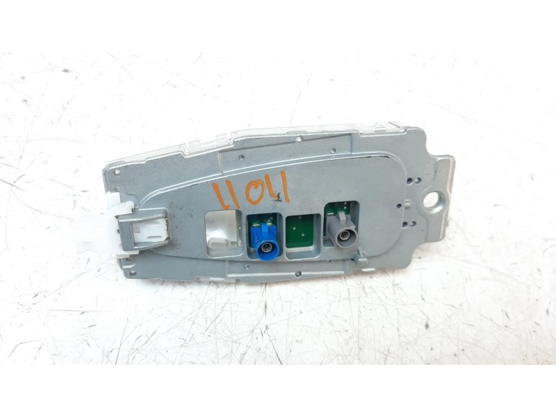 Recambio de antena para bmw serie 1 lim. (f20/f21) 2.0 16v turbodiesel referencia OEM IAM 935008702  