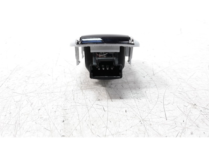 Recambio de luz interior para peugeot 508 sw 1.6 e-hdi fap referencia OEM IAM 172001532  