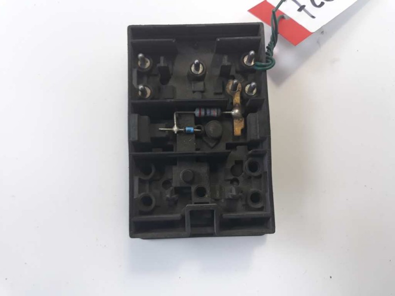 Recambio de mando elevalunas delantero izquierdo para bmw serie 5 berlina (e34) 520i executive referencia OEM IAM 61311374491  