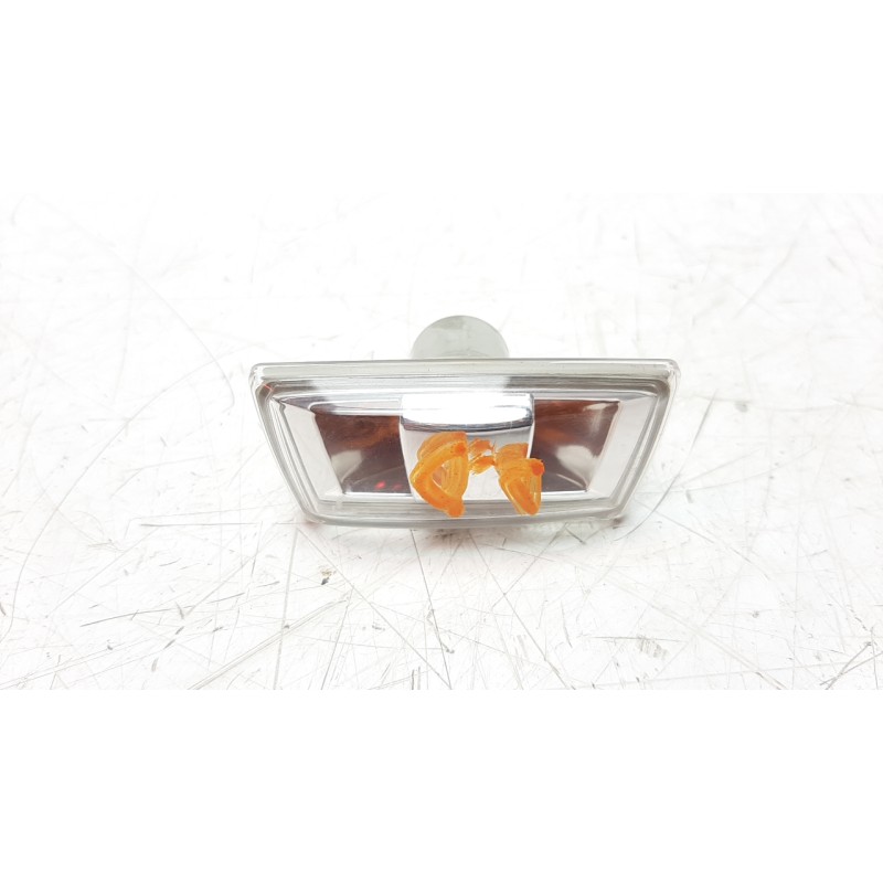 Recambio de piloto lateral derecho para opel zafira b 1.7 16v cdti referencia OEM IAM 13252455 108351619 OP4104140