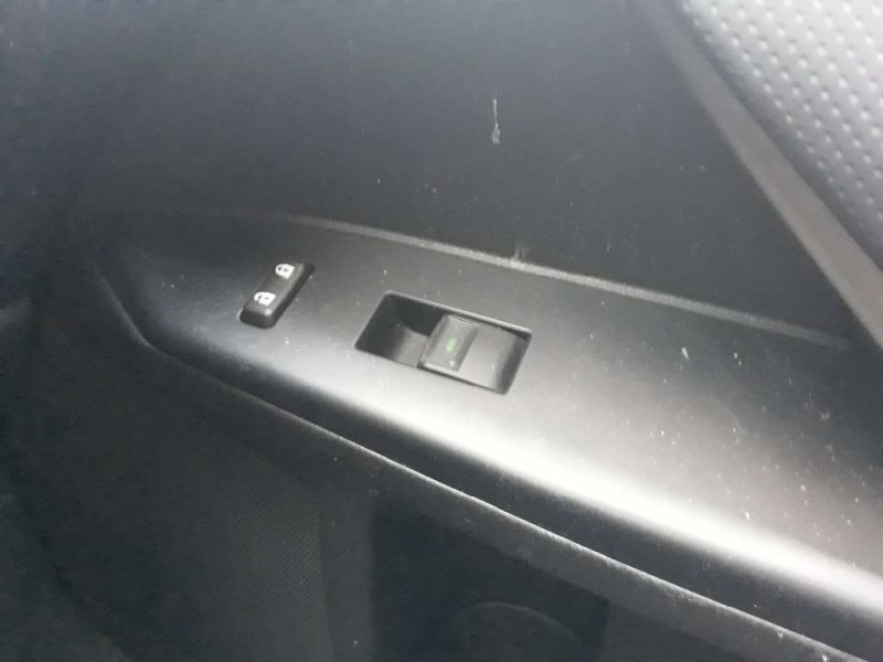Recambio de mando elevalunas delantero derecho para toyota lexus ct 200h referencia OEM IAM   