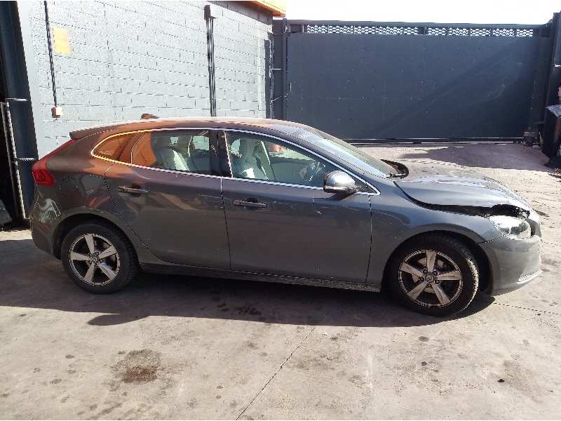 volvo v40 del año 2013