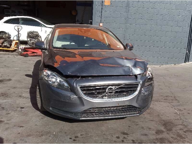 volvo v40 del año 2013