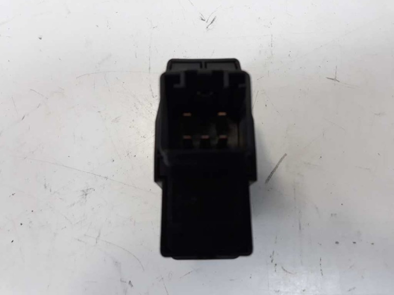 Recambio de mando elevalunas delantero derecho para volvo v40 familiar 1.8 16v referencia OEM IAM 30889759  