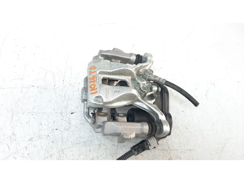 Recambio de pinza de freno trasera derecha para toyota corolla (e21) referencia OEM IAM 46310F4011  