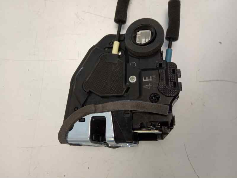 Recambio de cerradura puerta trasera derecha para toyota lexus ct 200h referencia OEM IAM   