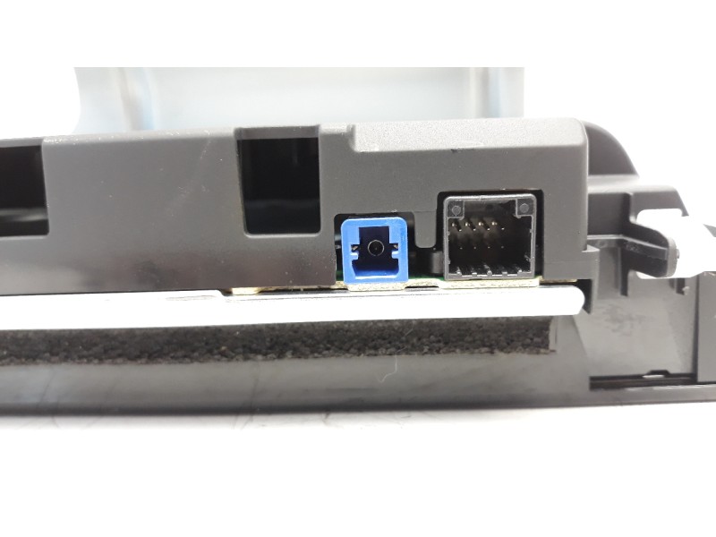 Recambio de pantalla multifuncion para mazda 3 berlina (bp) referencia OEM IAM BDGF611J0A  