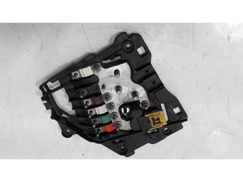 Recambio de caja reles / fusibles para citroen c3 collection referencia OEM IAM 9801147680  
