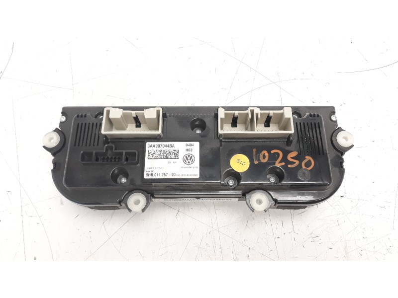 Recambio de mando climatizador para volkswagen passat lim. (362) advance bluemotion referencia OEM IAM 3AA907044BA 5HB011257 