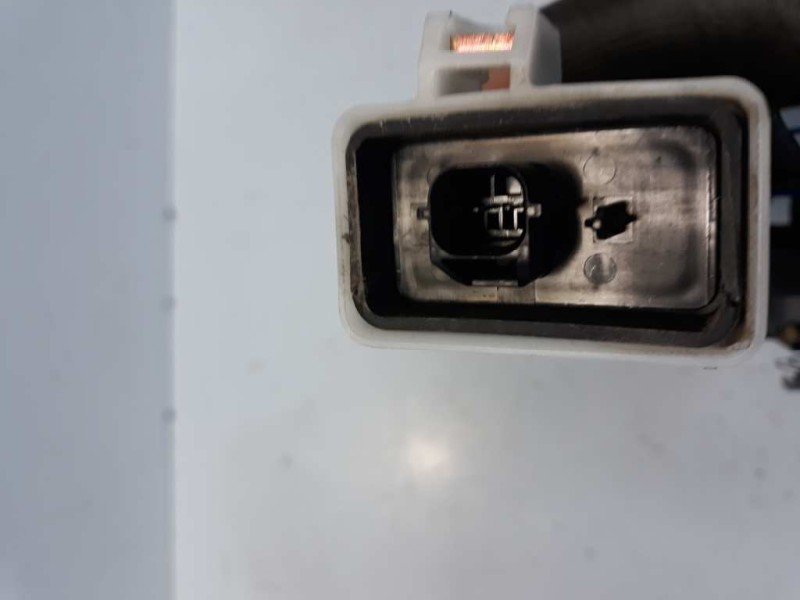 Recambio de cerradura puerta trasera derecha para volvo v40 familiar 1.8 16v referencia OEM IAM 30850811  