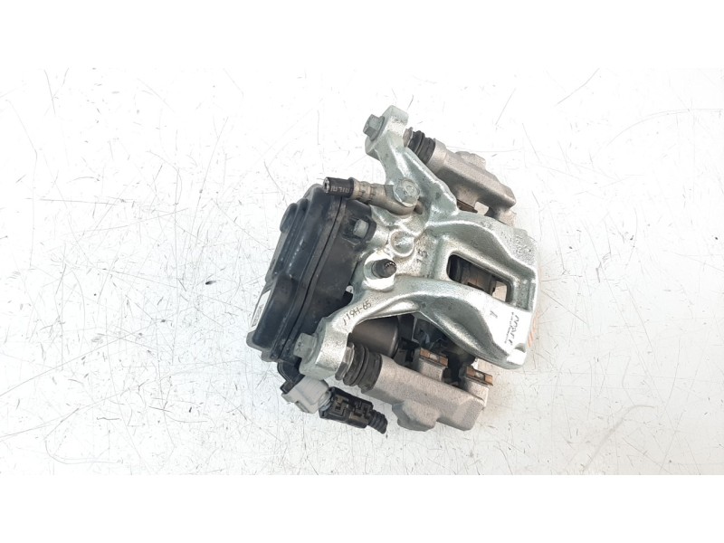 Recambio de pinza de freno trasera izquierda para toyota corolla (e21) referencia OEM IAM 46310F1011  