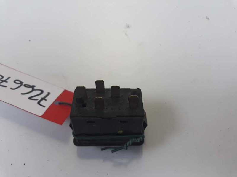 Recambio de mando elevalunas delantero izquierdo para bmw serie 3 berlina (e30) referencia OEM IAM 1381205  