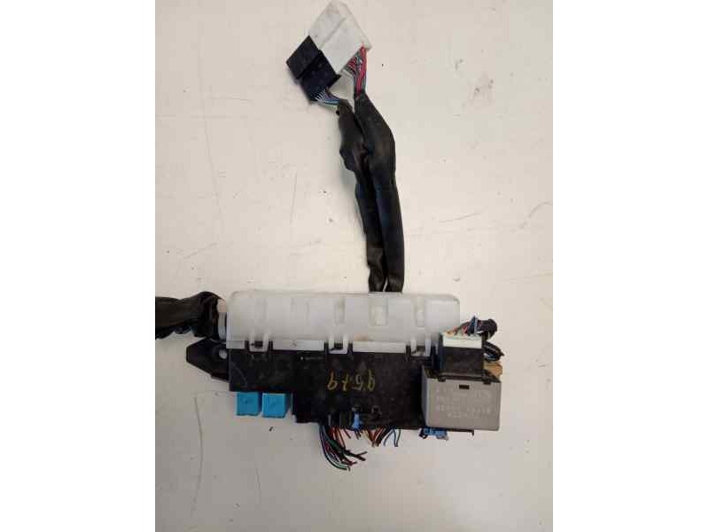Recambio de caja reles / fusibles para toyota lexus ct 200h referencia OEM IAM   