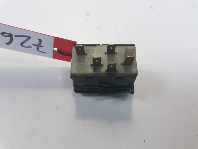 Recambio de mando elevalunas delantero derecho para bmw serie 3 berlina (e30) referencia OEM IAM 1367373  