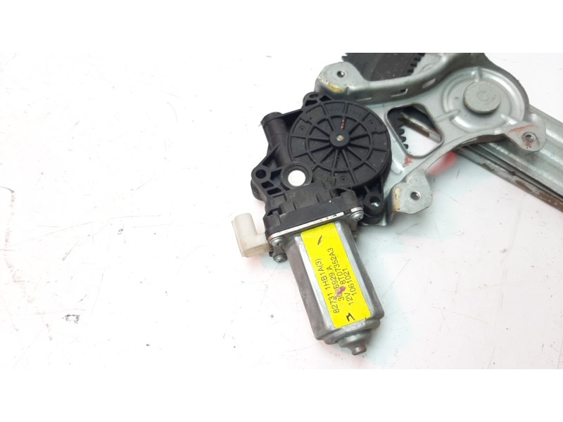 Recambio de elevalunas delantero izquierdo para nissan micra (k13) 1.2 cat referencia OEM IAM 807011HB2A 106805015 