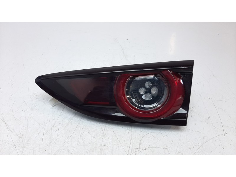 Recambio de piloto trasero derecho interior para mazda 3 berlina (bp) referencia OEM IAM BCKC513F0  