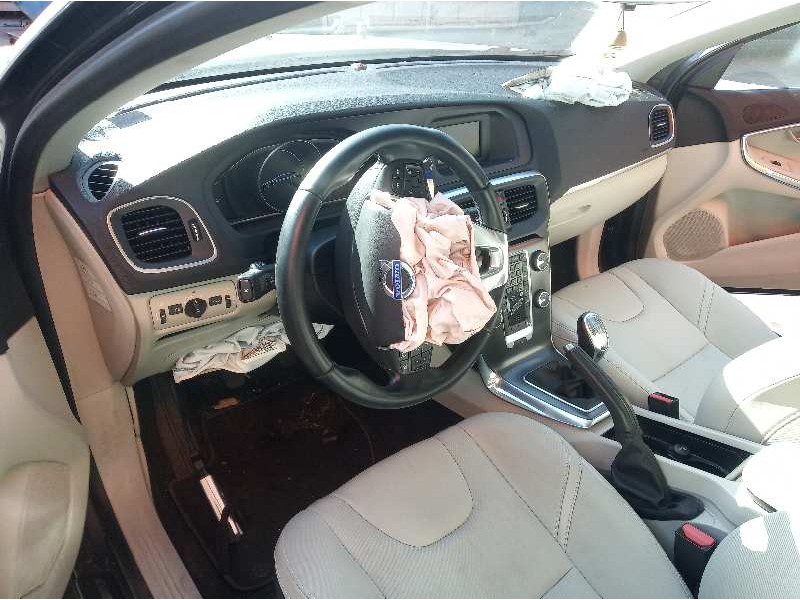 volvo v40 del año 2013