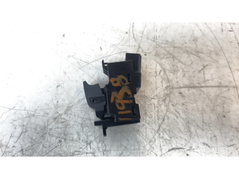 Recambio de mando elevalunas delantero derecho para jaguar f-pace 300 sport awd referencia OEM IAM GX7314717AC  