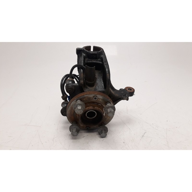 Recambio de mangueta delantera izquierda para peugeot 208 1.2 12v e-thp / puretech referencia OEM IAM 1607557480  