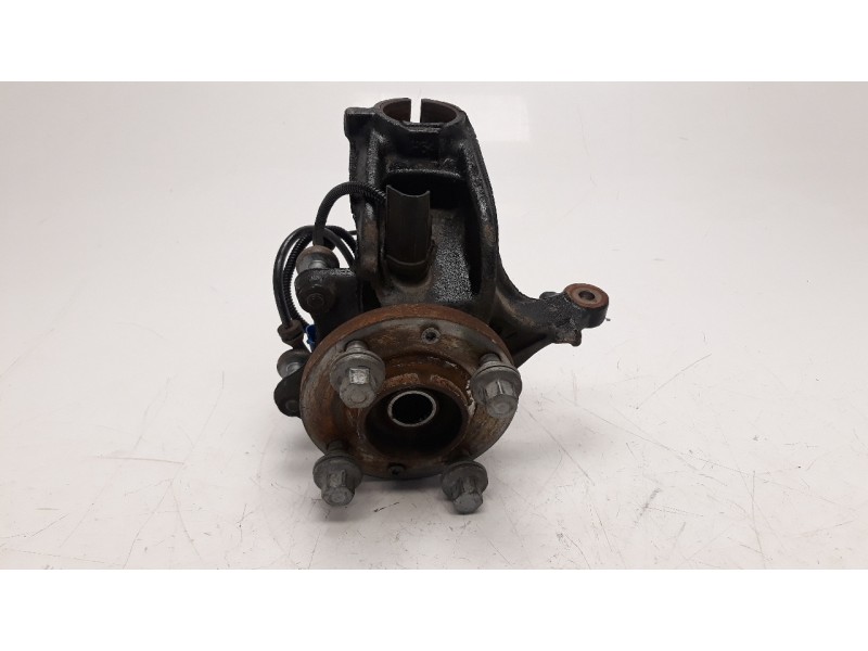 Recambio de mangueta delantera izquierda para peugeot 208 1.2 12v e-thp / puretech referencia OEM IAM 1607557480  