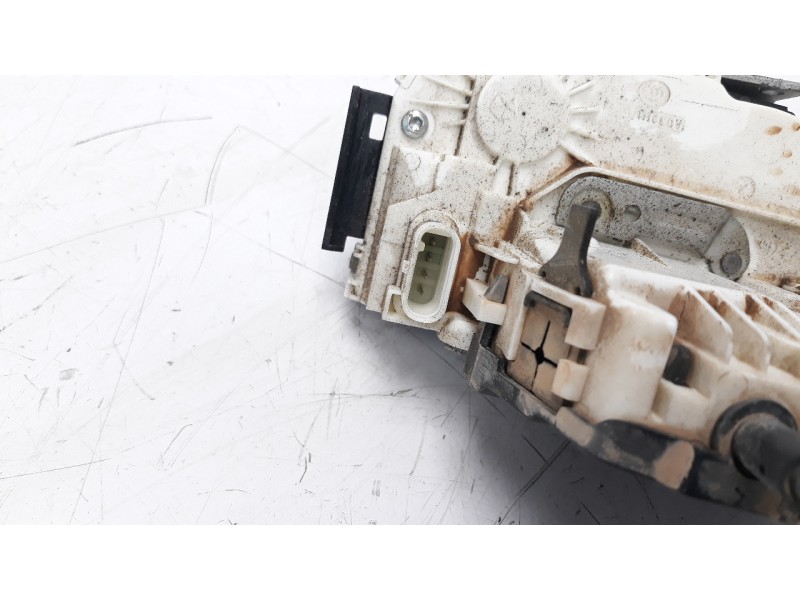 Recambio de cerradura puerta trasera izquierda para jeep cherokee 2.0 m-jet cat referencia OEM IAM 04589915AD  