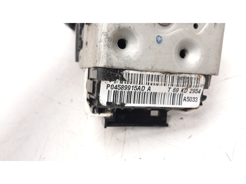 Recambio de cerradura puerta trasera izquierda para jeep cherokee 2.0 m-jet cat referencia OEM IAM 04589915AD  