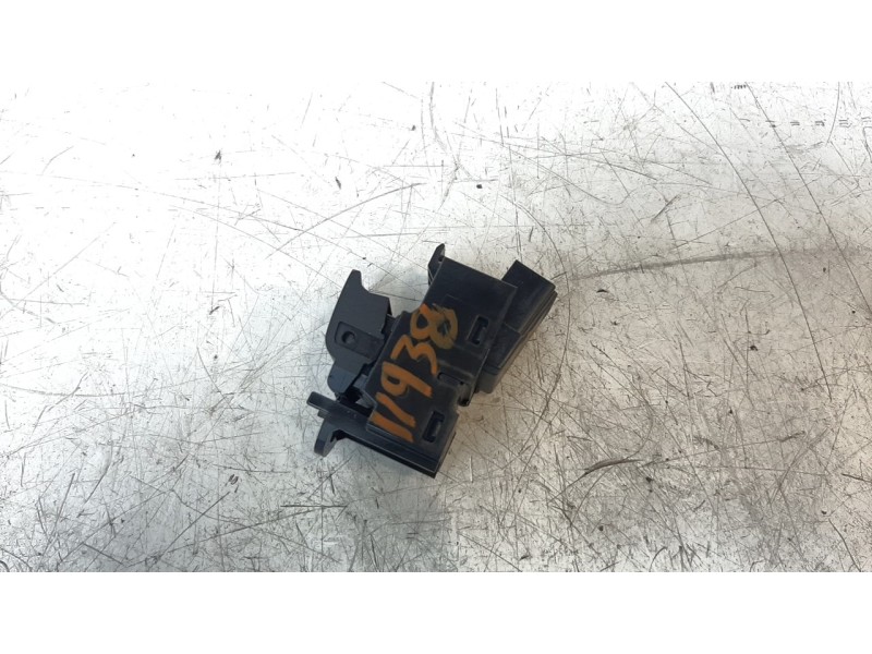 Recambio de mando elevalunas trasero derecho para jaguar f-pace 300 sport awd referencia OEM IAM GX7314717AC  