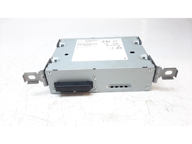 Recambio de sistema audio / radio cd para mazda 3 berlina (bp) referencia OEM IAM BDMC669C0T CLMM28E0JT 