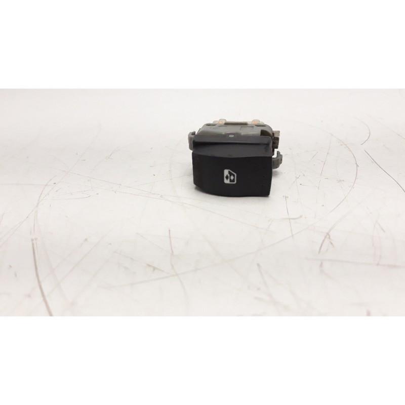 Recambio de mando elevalunas delantero derecho para renault scenic ii 1.9 dci diesel referencia OEM IAM 28082  