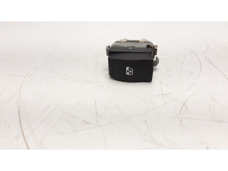 Recambio de mando elevalunas delantero derecho para renault scenic ii 1.9 dci diesel referencia OEM IAM 28082  
