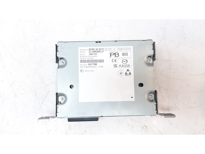 Recambio de sistema audio / radio cd para mazda 3 berlina (bp) referencia OEM IAM BDMC669C0T CLMM28E0JT 