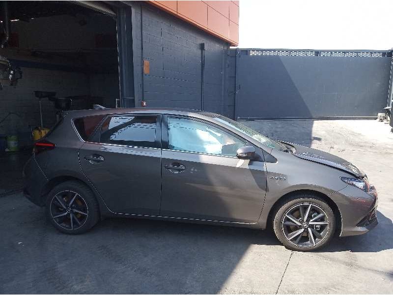 toyota auris del año 2018