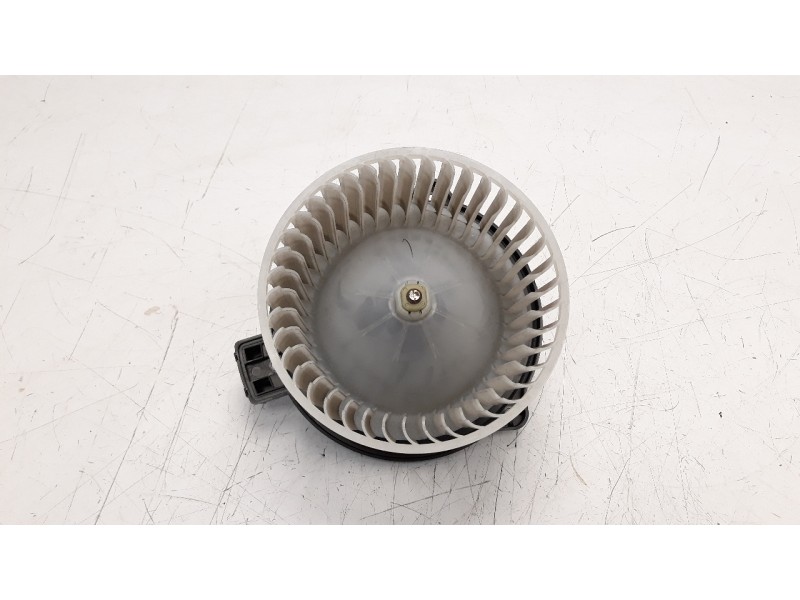 Recambio de ventilador calefaccion para mazda 3 berlina (bp) referencia OEM IAM BDGF61B10  