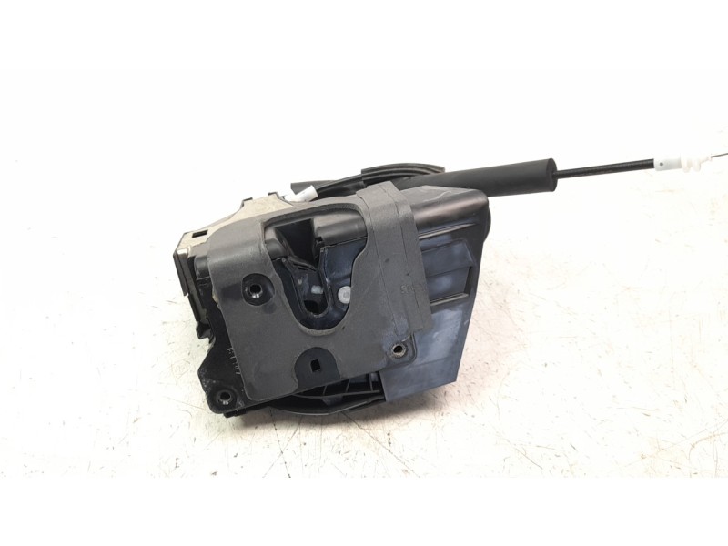 Recambio de cerradura puerta delantera derecha para jaguar e-pace first edition referencia OEM IAM J9C3203A28  