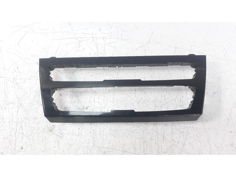 Recambio de moldura para bmw serie 1 lim. (f20/f21) 2.0 16v turbodiesel referencia OEM IAM 6411933877203  