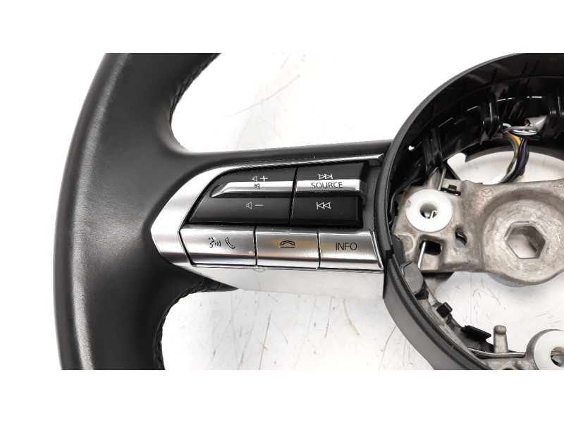 Recambio de volante para mazda 3 berlina (bp) referencia OEM IAM BCKA32982  