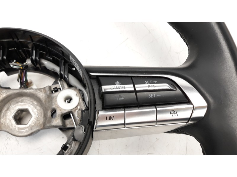 Recambio de volante para mazda 3 berlina (bp) referencia OEM IAM BCKA32982  