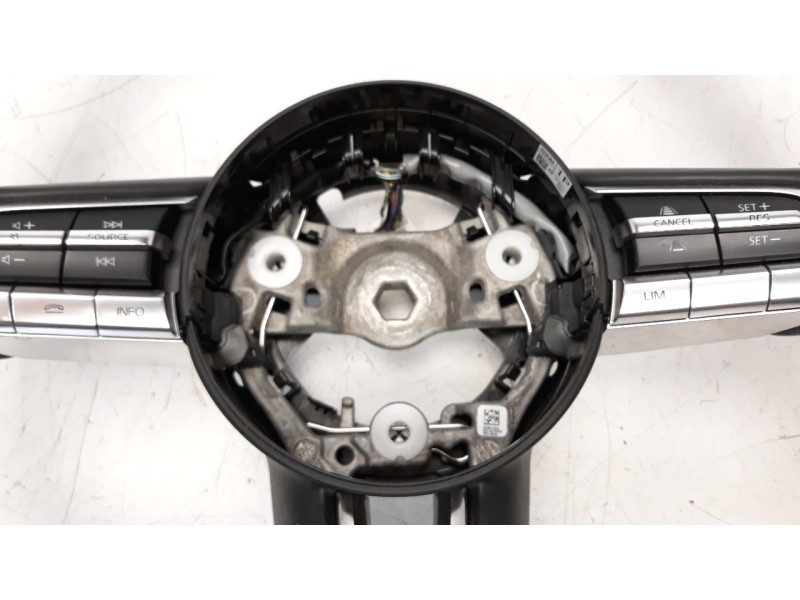 Recambio de volante para mazda 3 berlina (bp) referencia OEM IAM BCKA32982  