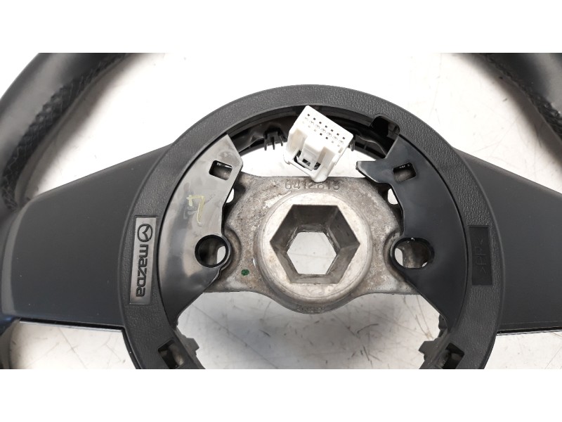 Recambio de volante para mazda 3 berlina (bp) referencia OEM IAM BCKA32982  