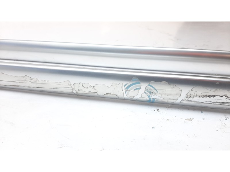 Recambio de barras techo para volkswagen touran (1t3) 2.0 tdi referencia OEM IAM 1T0860033J8Z8  