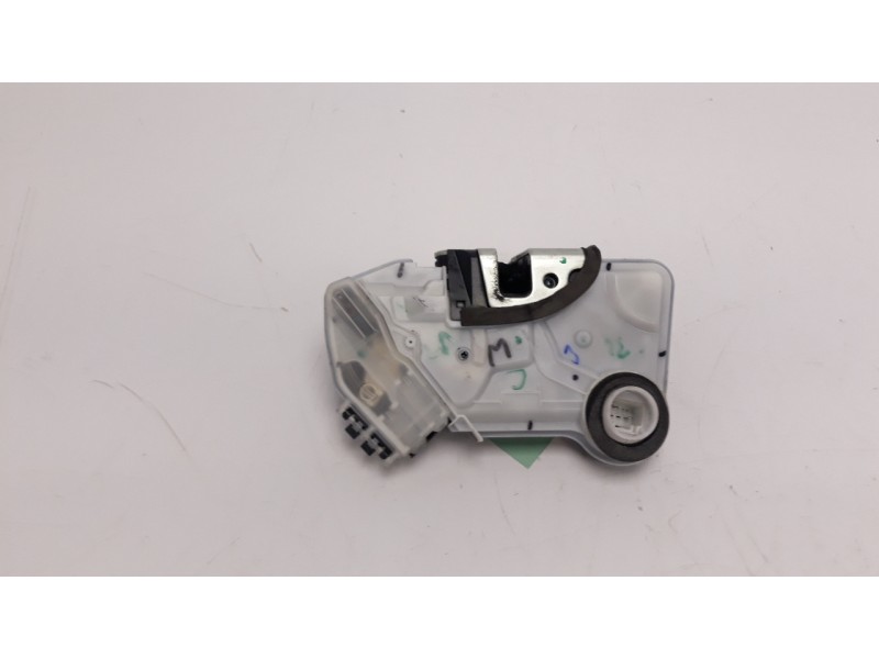 Recambio de cerradura puerta delantera izquierda para peugeot 108 top 1.0 vti referencia OEM IAM B000843080  