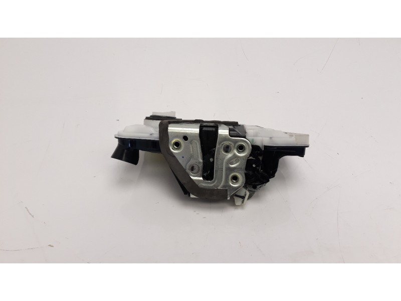 Recambio de cerradura puerta delantera izquierda para peugeot 108 top 1.0 vti referencia OEM IAM B000843080  