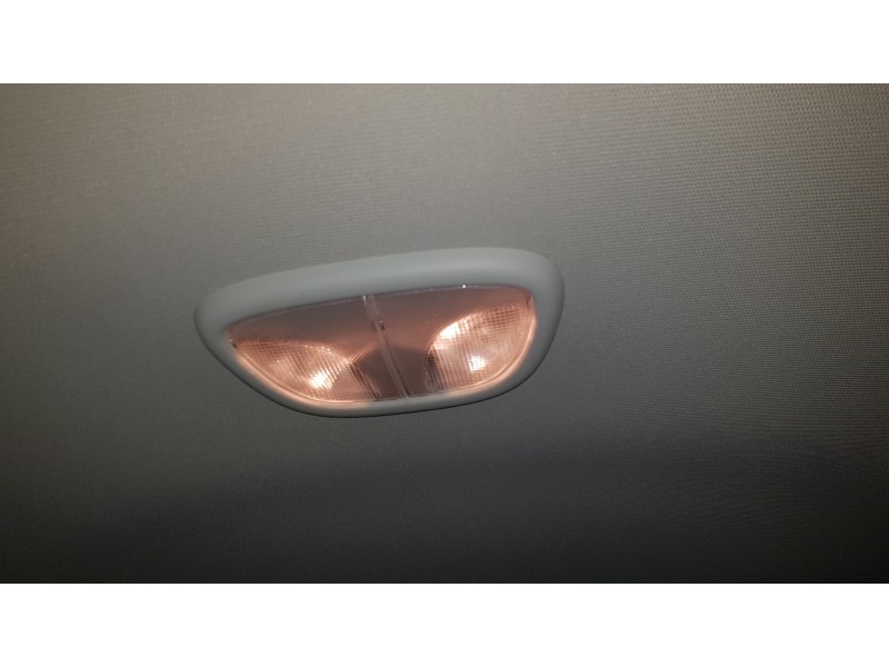 Recambio de luz interior para jeep cherokee 2.0 m-jet cat referencia OEM IAM 68410581AA  