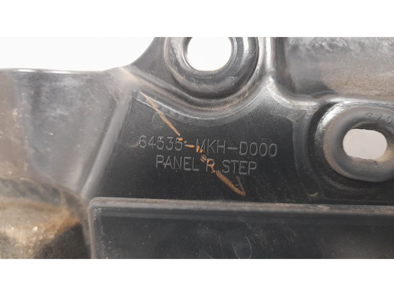 Recambio de moldura para honda x-adv referencia OEM IAM 64535MKHD000  