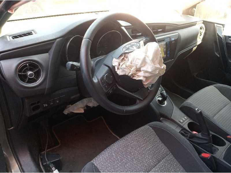 toyota auris del año 2018