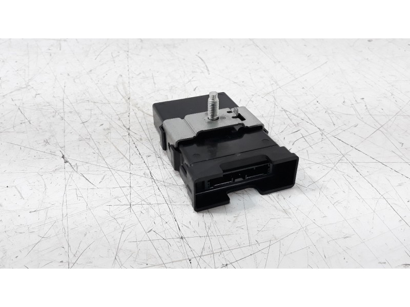 Recambio de centralita cierre para suzuki vitara 1.4 16v boosterjet cat referencia OEM IAM 3358086R00  