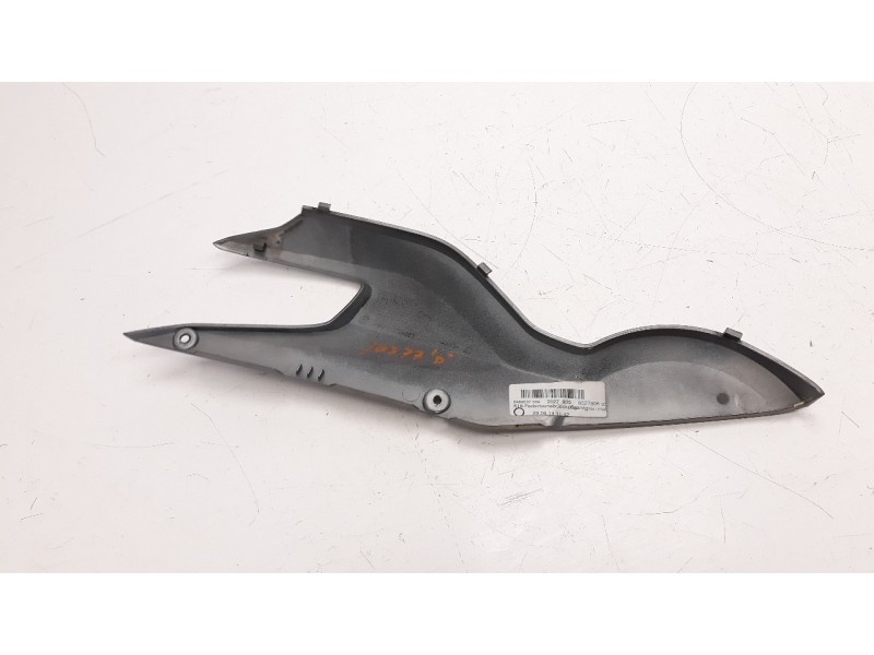 Recambio de molduras traseras para bmw c 600 sport c 600 sport referencia OEM IAM 46637724881  