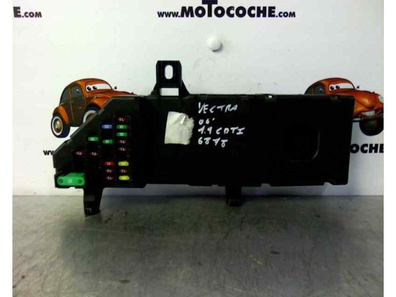Recambio de caja reles / fusibles para opel vectra c berlina 1.9 16v cdti cat (z 19 dth / lrd) referencia OEM IAM 1323679 518898