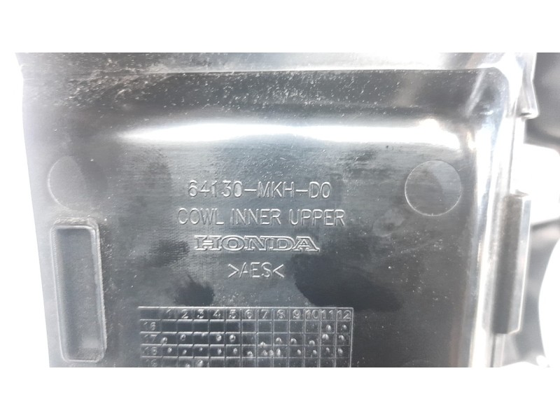 Recambio de moldura para honda x-adv referencia OEM IAM 64130MKHD0 64120MKHD00 