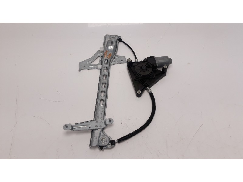 Recambio de elevalunas delantero derecho para peugeot 108 top 1.0 vti referencia OEM IAM 698100H031 106075801 